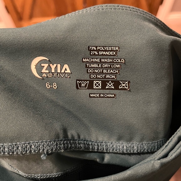 Zyia dark teal floral 6-8 - Picture 7 of 8